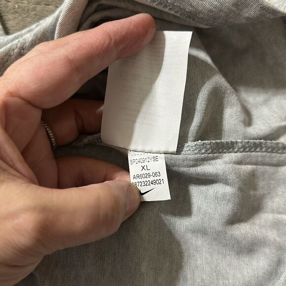 Nike XL Heather Gray Men’s Training Crew Short Sleeve Cotton Blend Tee - Picture 8 of 8